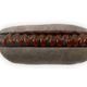 Imagen para el artículo titulado Ikea está vendiendo Hot Dogs completamente negros rellenos de queso (también negro)